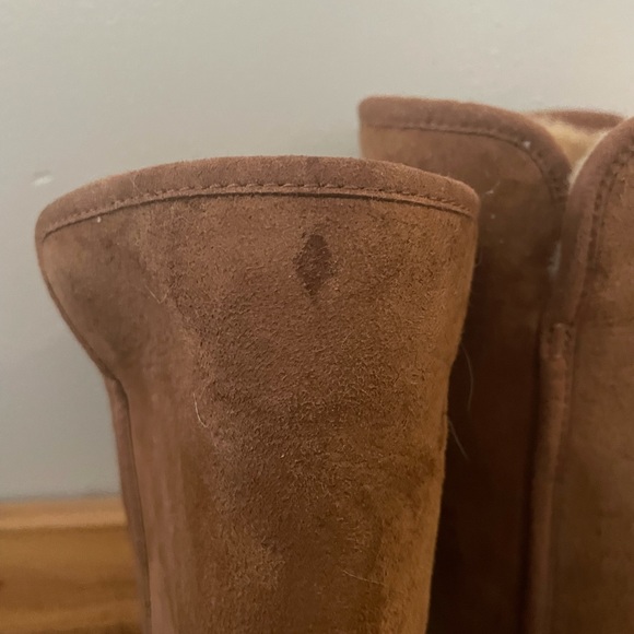 UGGS size 7.5 - Picture 2 of 5